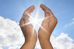 Reiki ist Licht Licht in der Hand